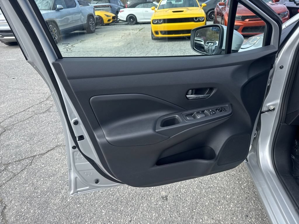 Used 2025 Nissan Versa SV FWD image 22