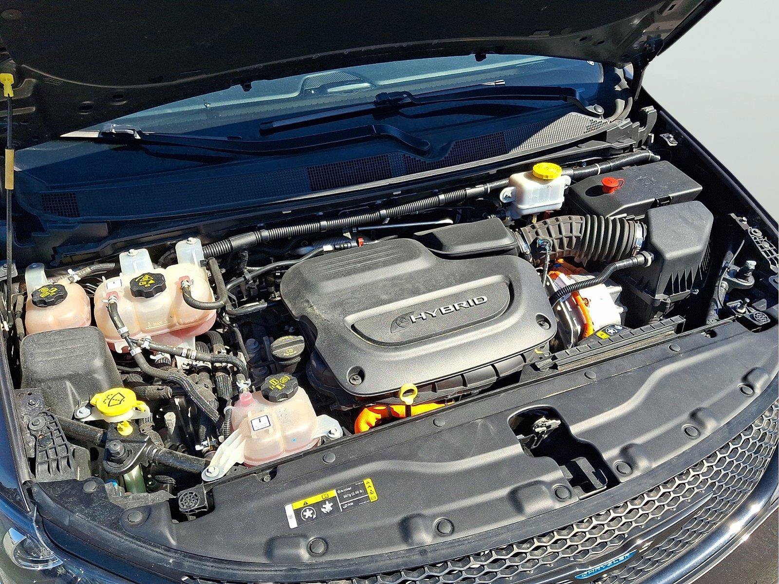 Used 2020 Chrysler Pacifica Limited w/ Advanced Safetytec Group FWD image 26