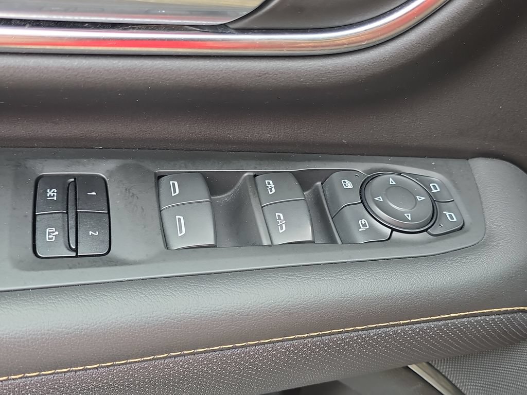 Used 2021 GMC Yukon XL AT4 w/ AT4 Premium Package AWD/4WD image 31