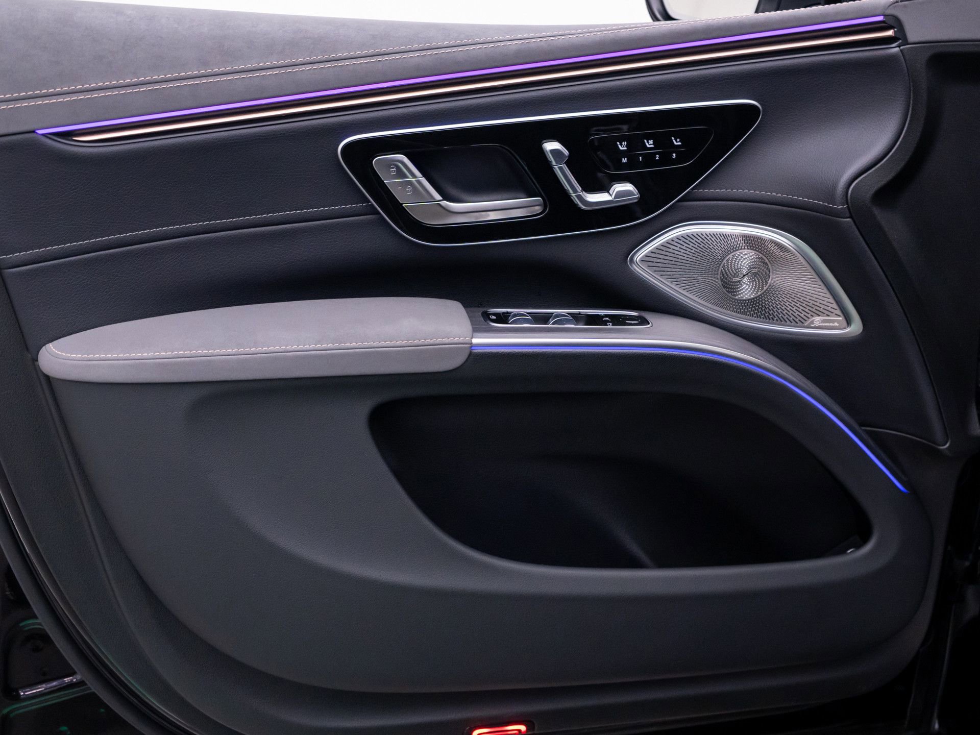 Used 2023 Mercedes-Benz EQS 580 4MATIC SUV image 14