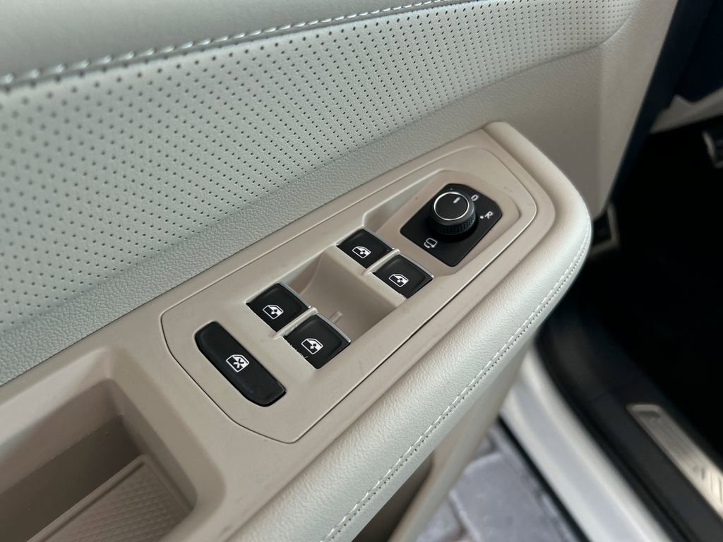 New 2026 Volkswagen Atlas SEL Premium R-Line image 11