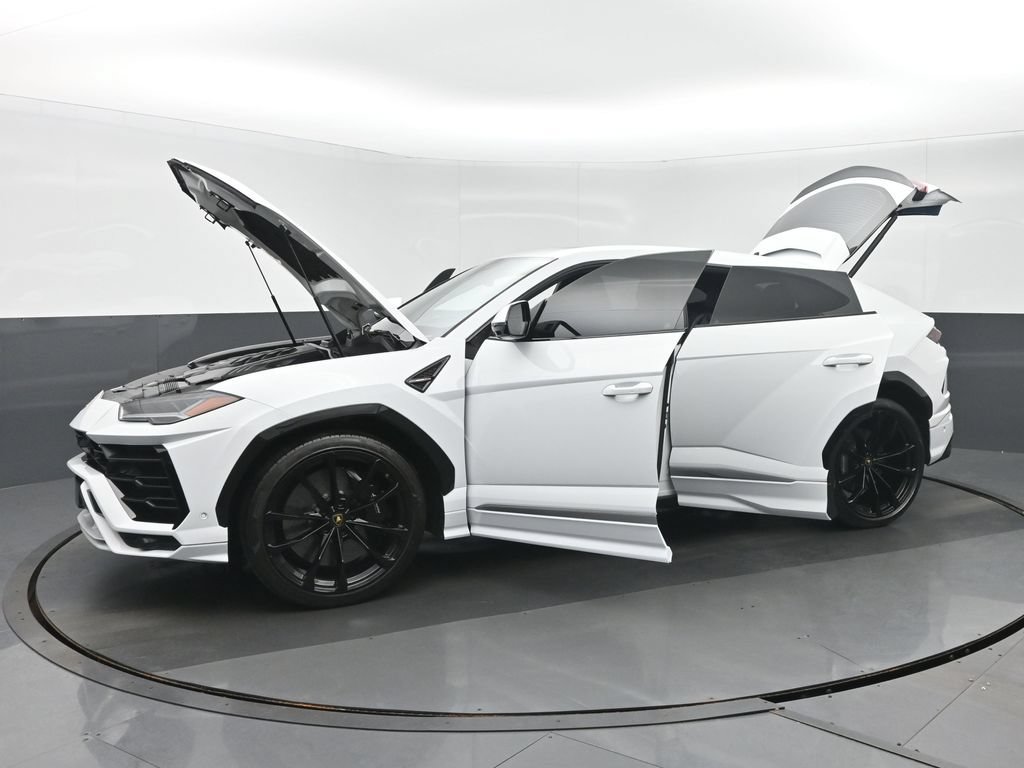 Used 2020 Lamborghini Urus AWD/4WD image 41