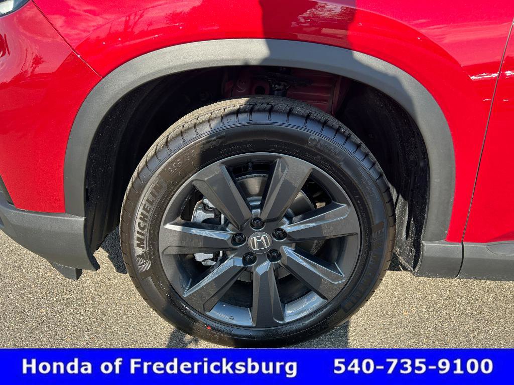 Used 2025 Honda Pilot Sport image 35