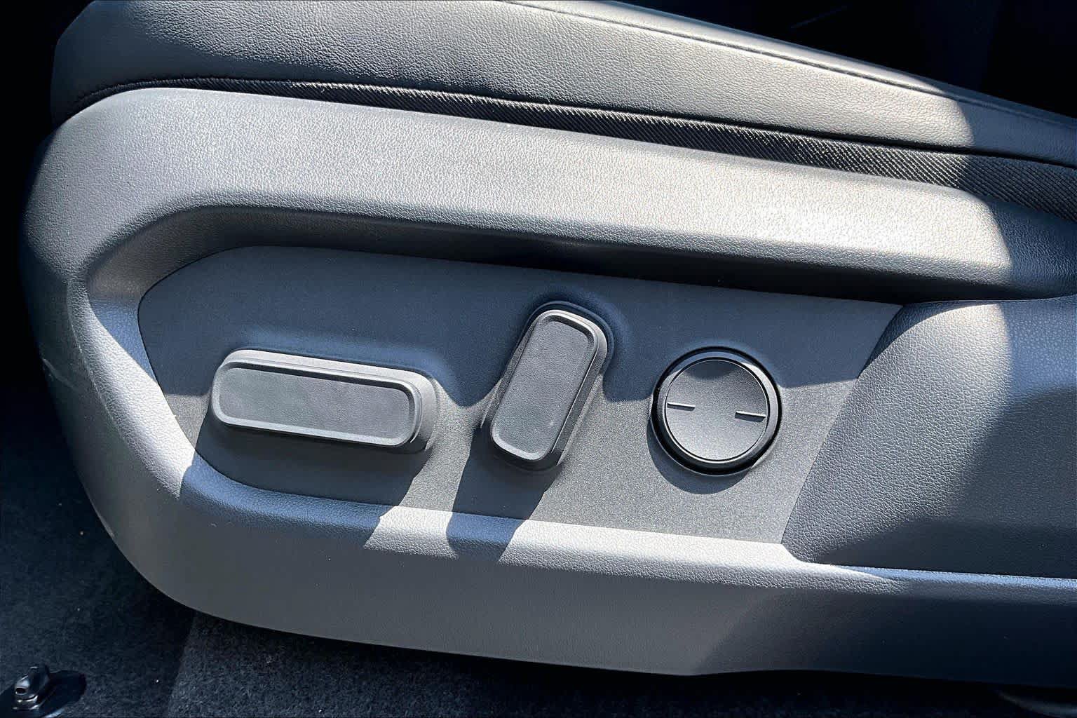 New 2026 Lexus ES 350e w/ Convenience Package FWD image 15