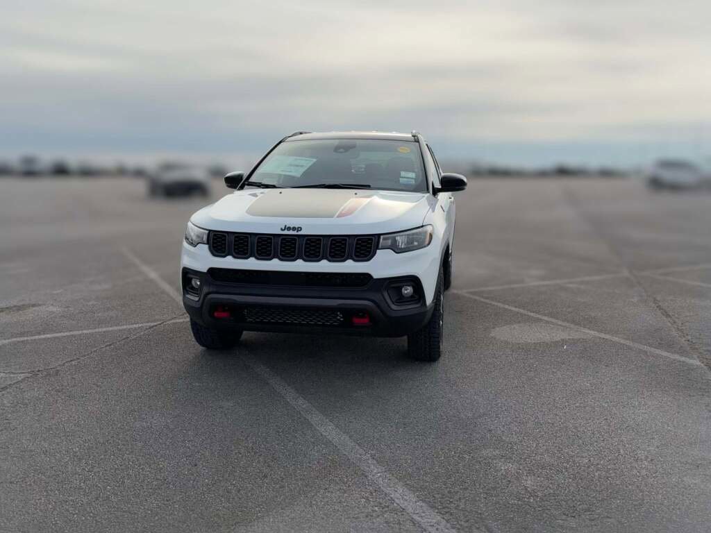 New 2026 Jeep Compass Trailhawk image 2