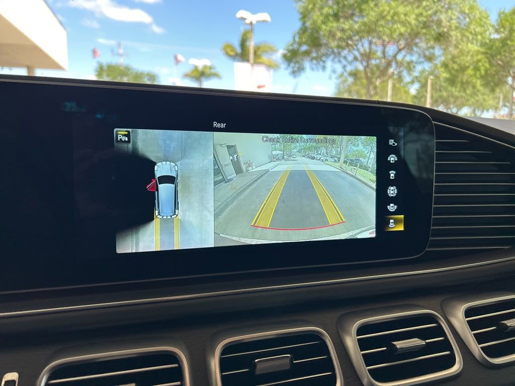 Used 2023 Mercedes-Benz Maybach GLS 600 4MATIC image 9