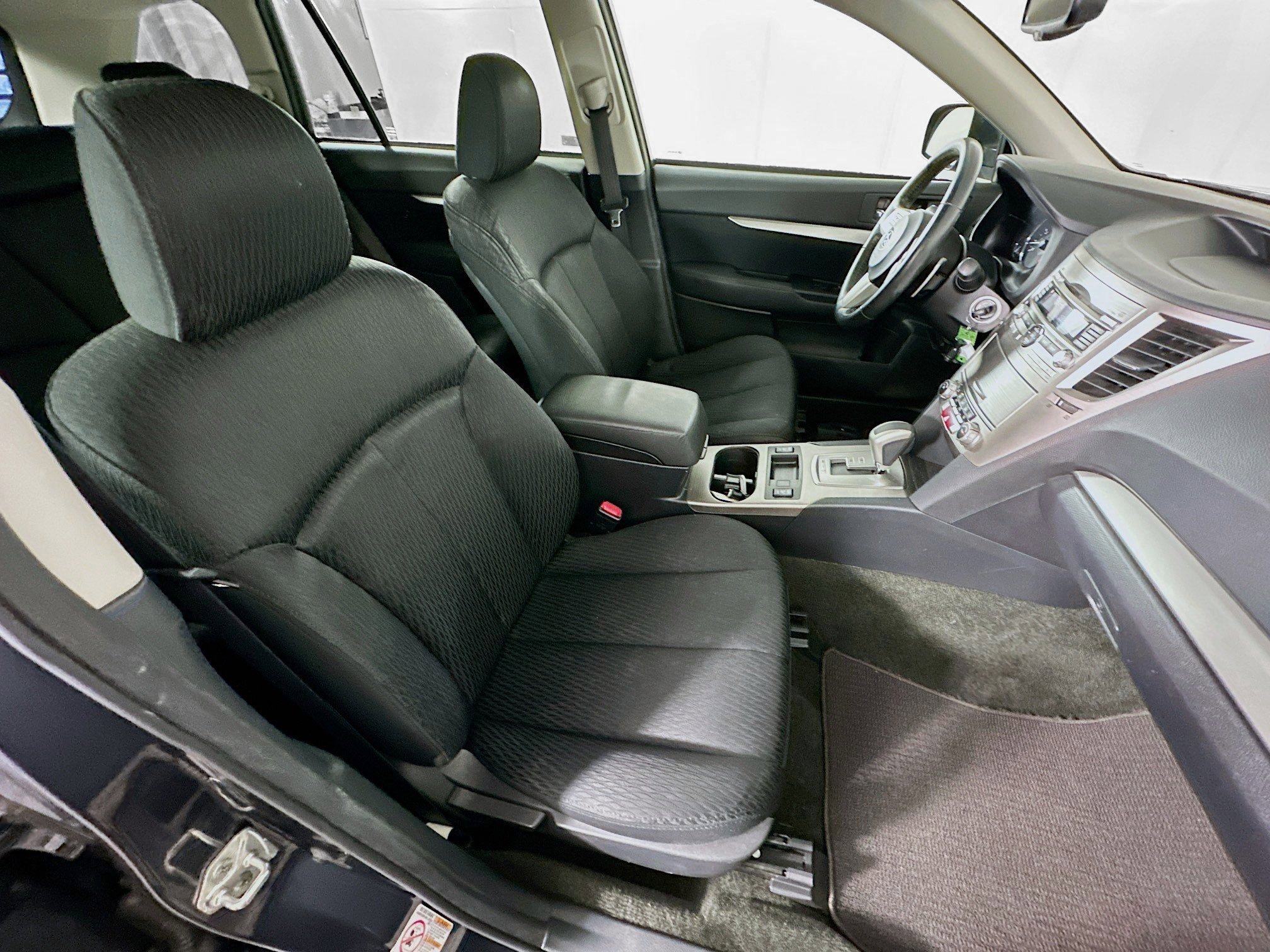 Used 2011 Subaru Outback 2.5i Premium w/ All-Weather Pkg image 27