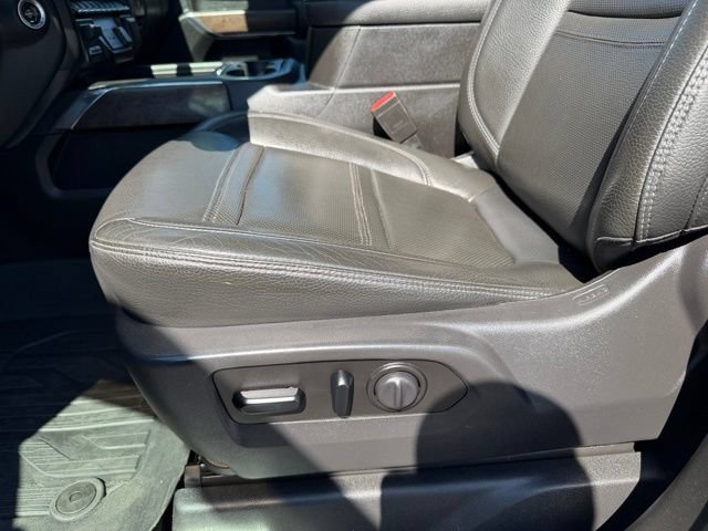 Used 2022 GMC Sierra 3500 Denali AWD/4WD image 22