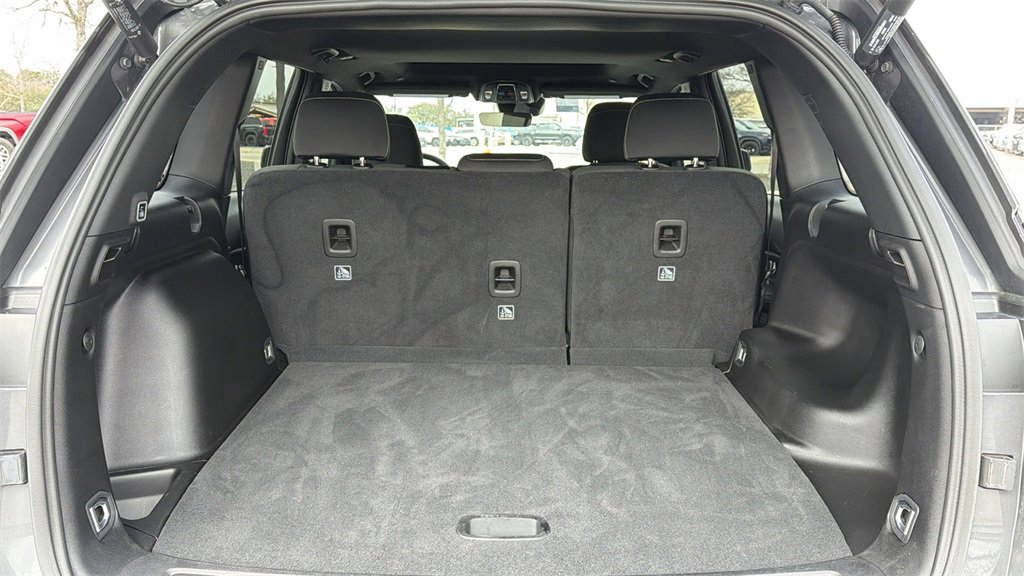 Used 2025 Jeep Grand Cherokee Laredo X w/ Luxury Tech Group I image 35