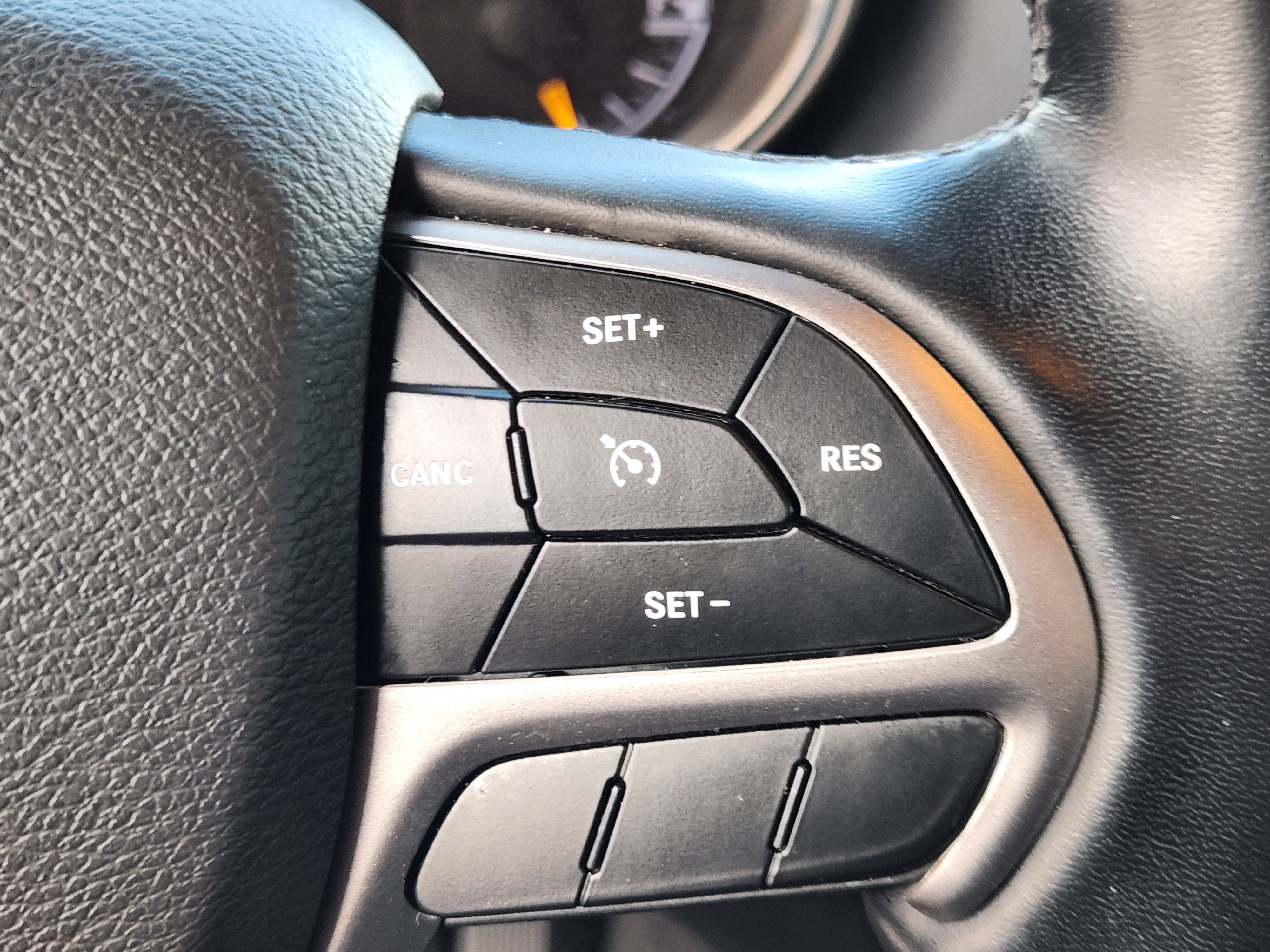 Used 2022 Jeep Grand Cherokee Laredo X image 25