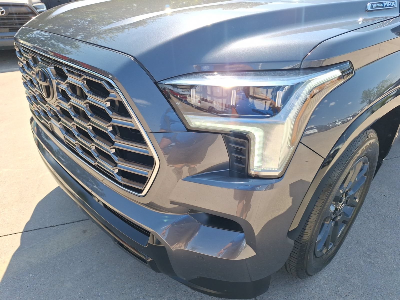 Used 2025 Toyota Sequoia Platinum AWD/4WD image 10