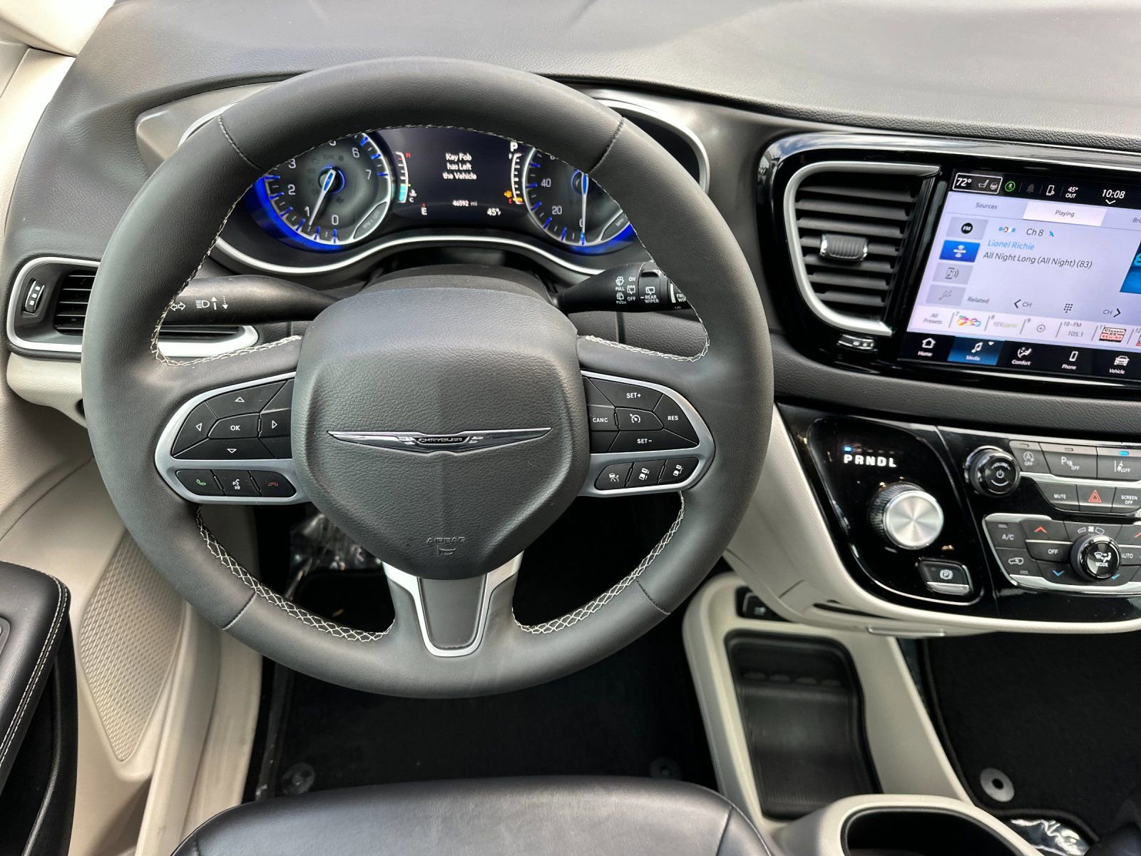 Used 2024 Chrysler Pacifica Touring-L image 14