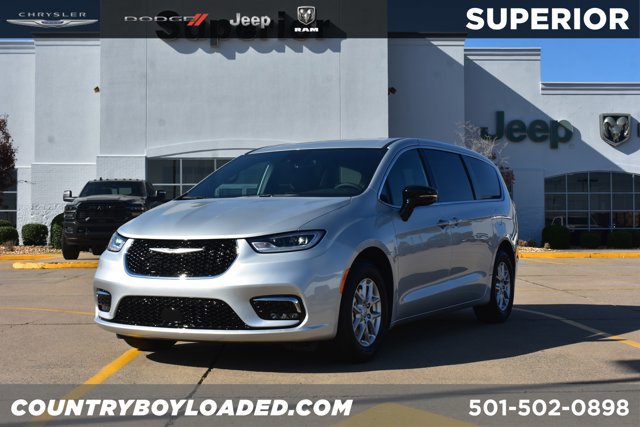 New 2026 Chrysler Pacifica Select