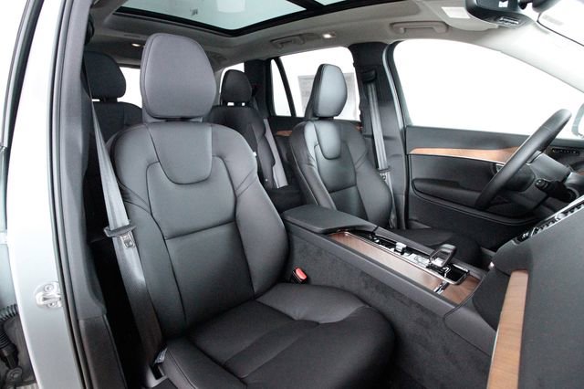 Certified 2025 Volvo XC90 B6 Plus w/ Protection Package Premier image 24