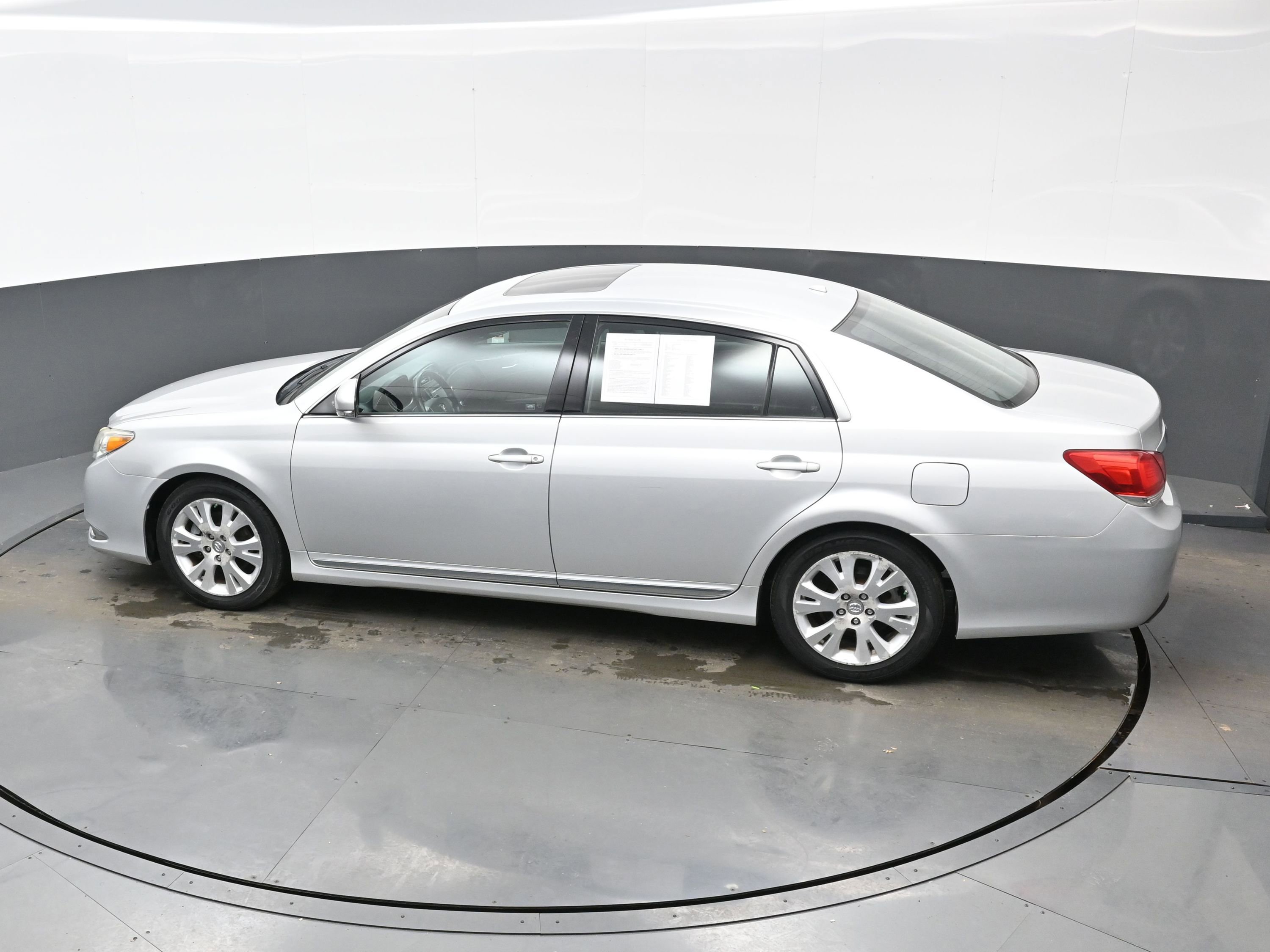 Used 2012 Toyota Avalon image 32