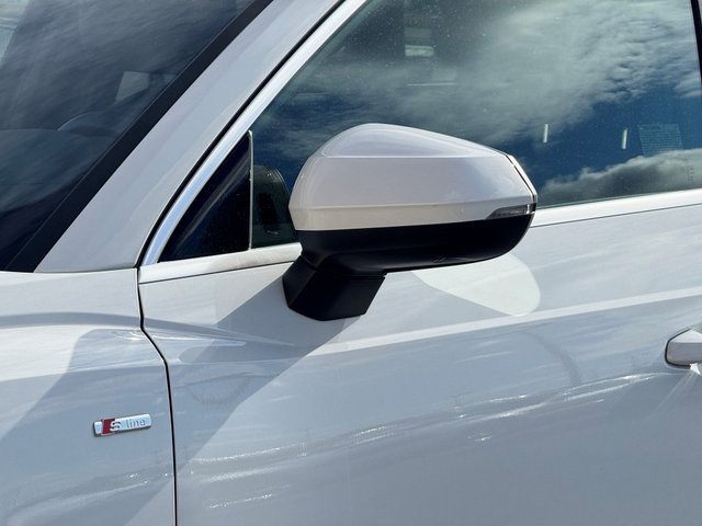 Certified 2025 Audi Q3 2.0T Premium Plus w/ Premium Plus Package image 9