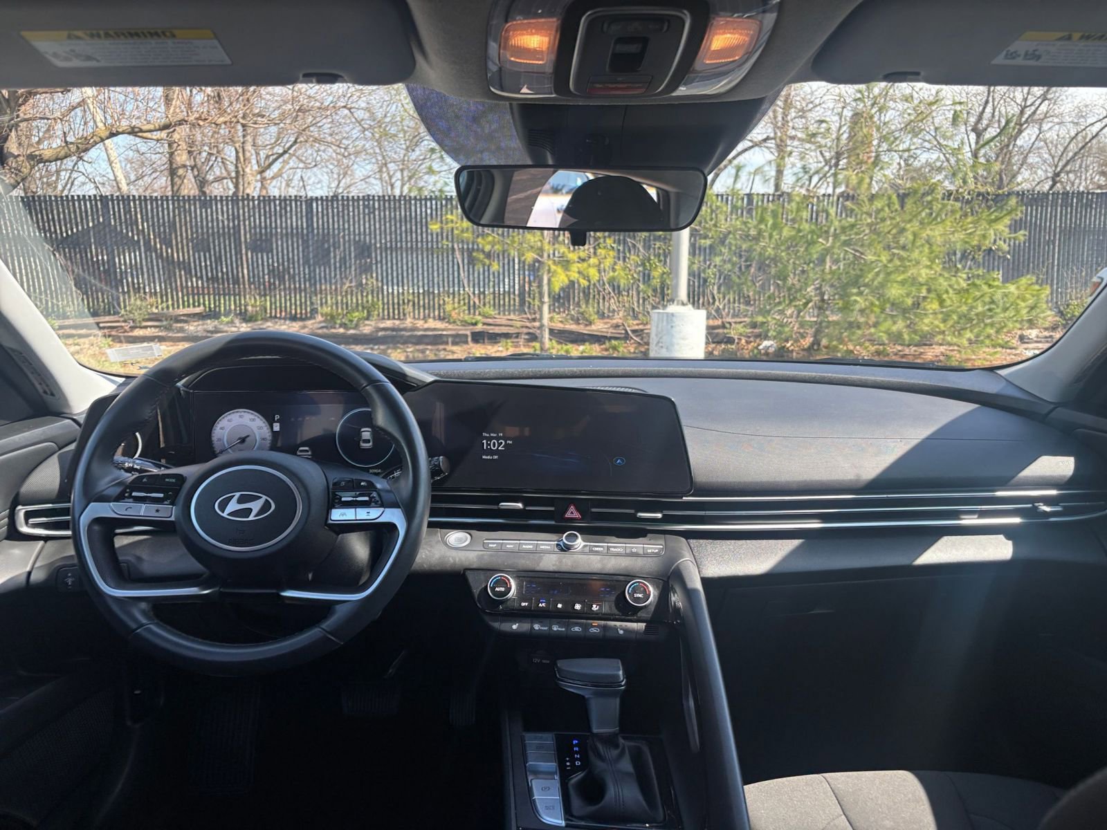 Used 2025 Hyundai Elantra SEL image 34