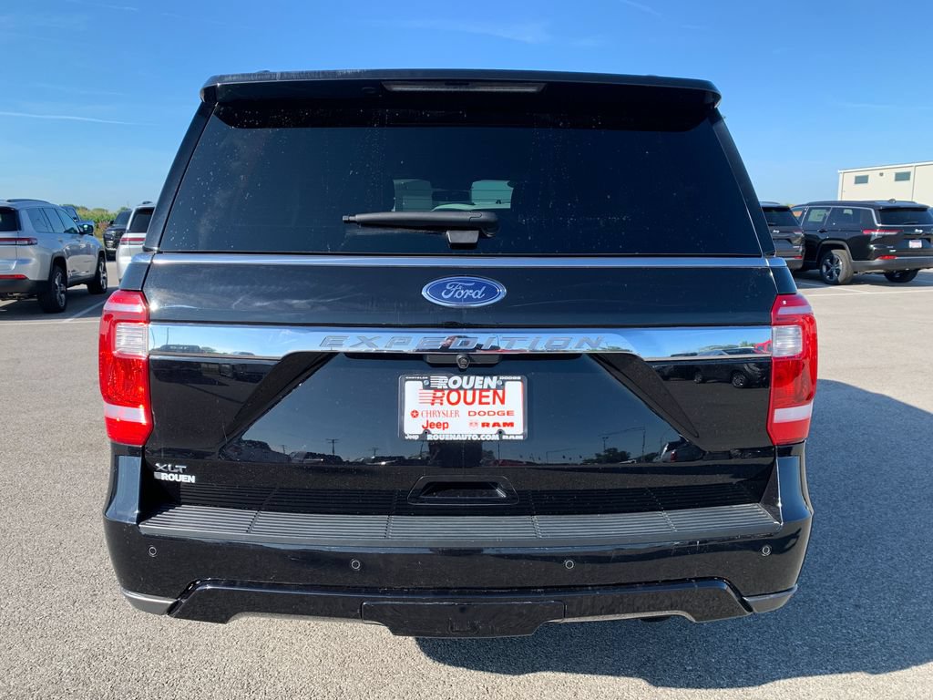 Used 2021 Ford Expedition XLT w/ Black Accent Package AWD/4WD image 6