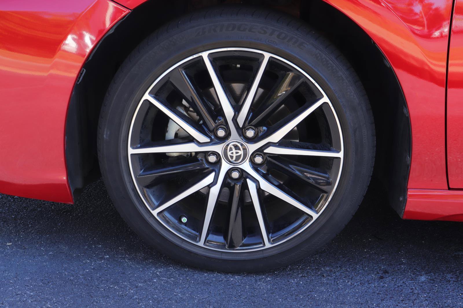 Used 2021 Toyota Camry SE image 30