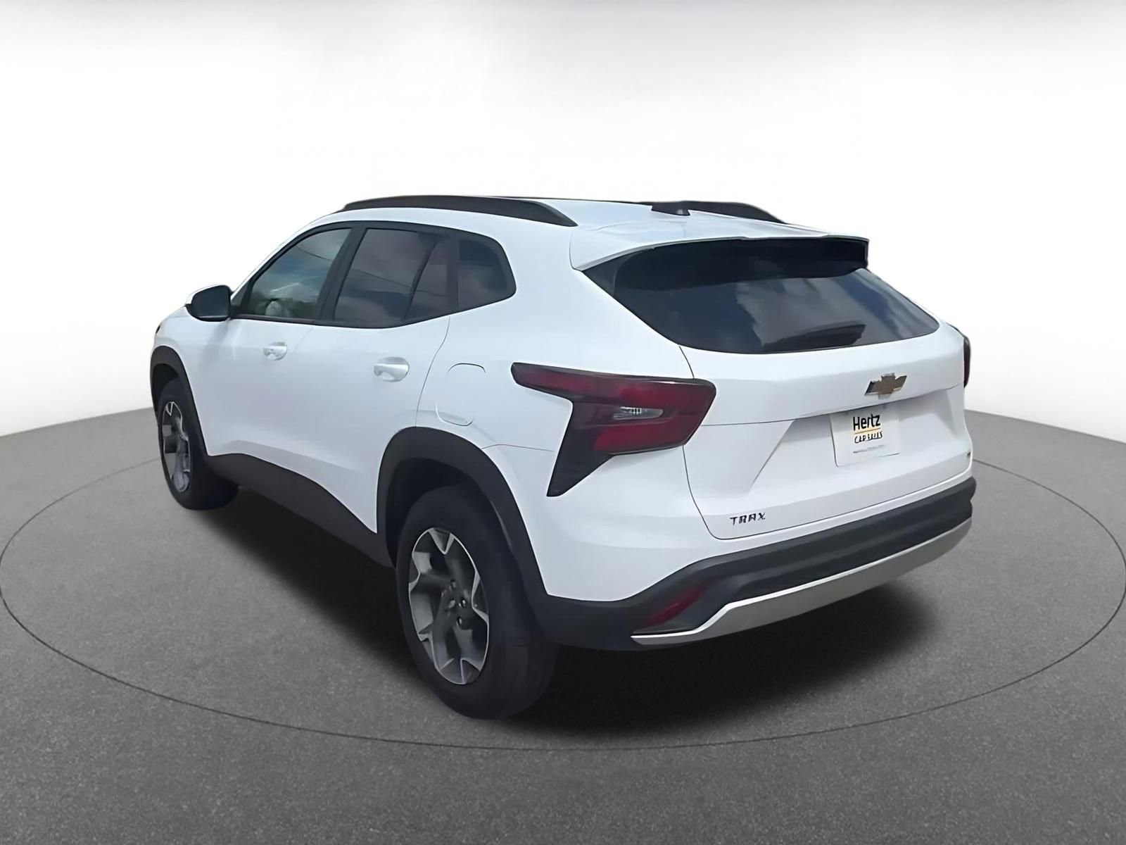 Used 2025 Chevrolet Trax LT w/ LT Convenience Package image 12