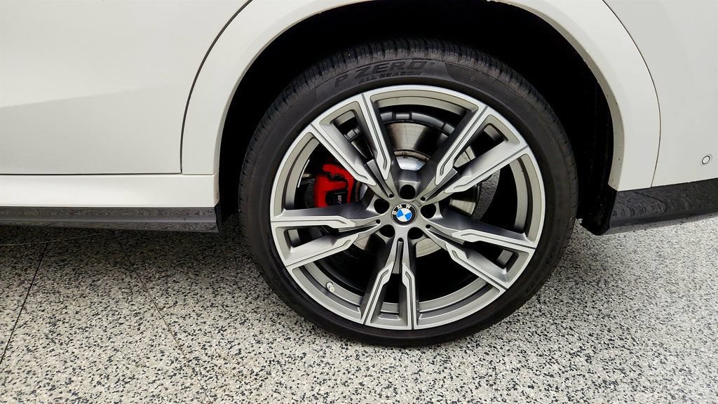 Used 2022 BMW X6 M50i w/ Executive Package AWD/4WD image 29