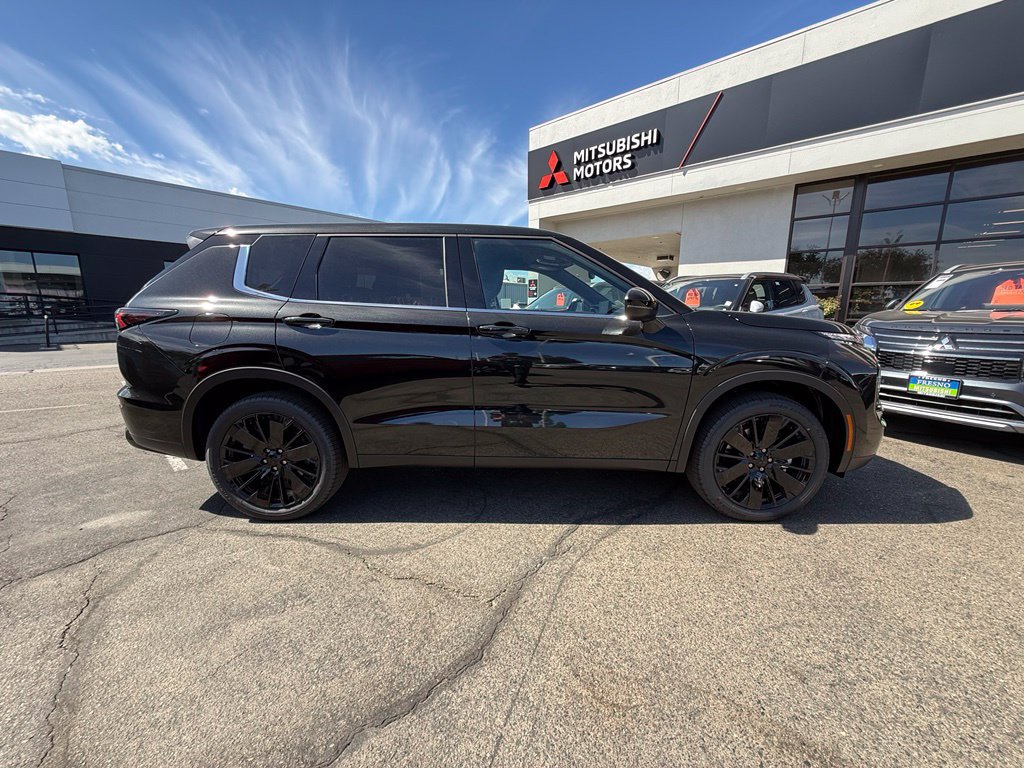 New 2026 Mitsubishi Outlander LE FWD image 15