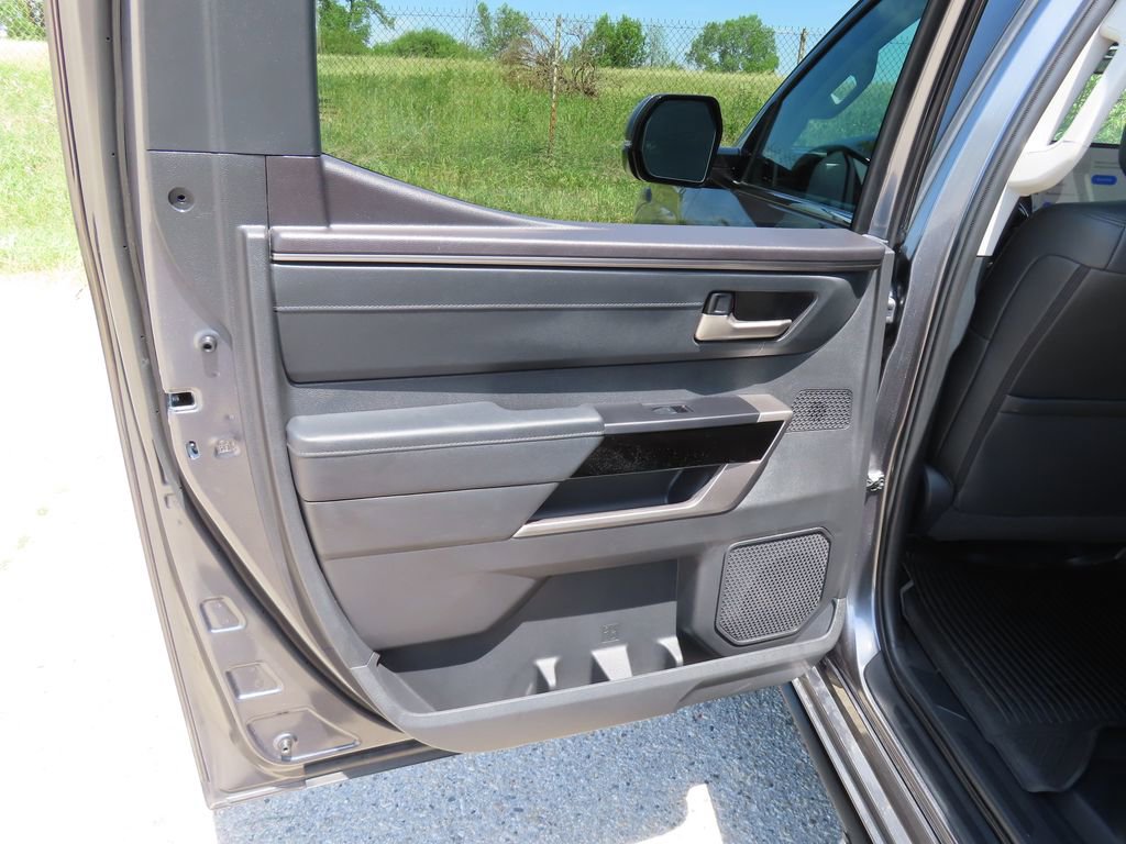 Used 2024 Toyota Tundra Limited AWD/4WD image 31
