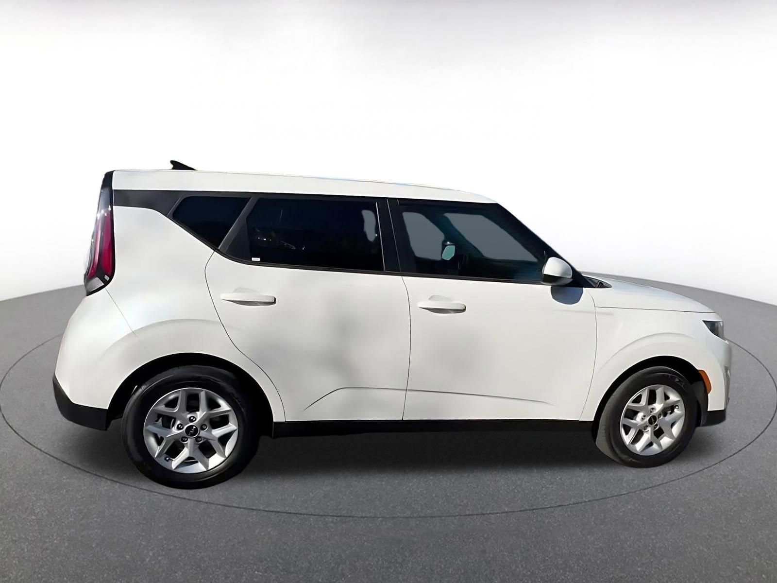Used 2025 Kia Soul LX w/ LX Technology Package image 14