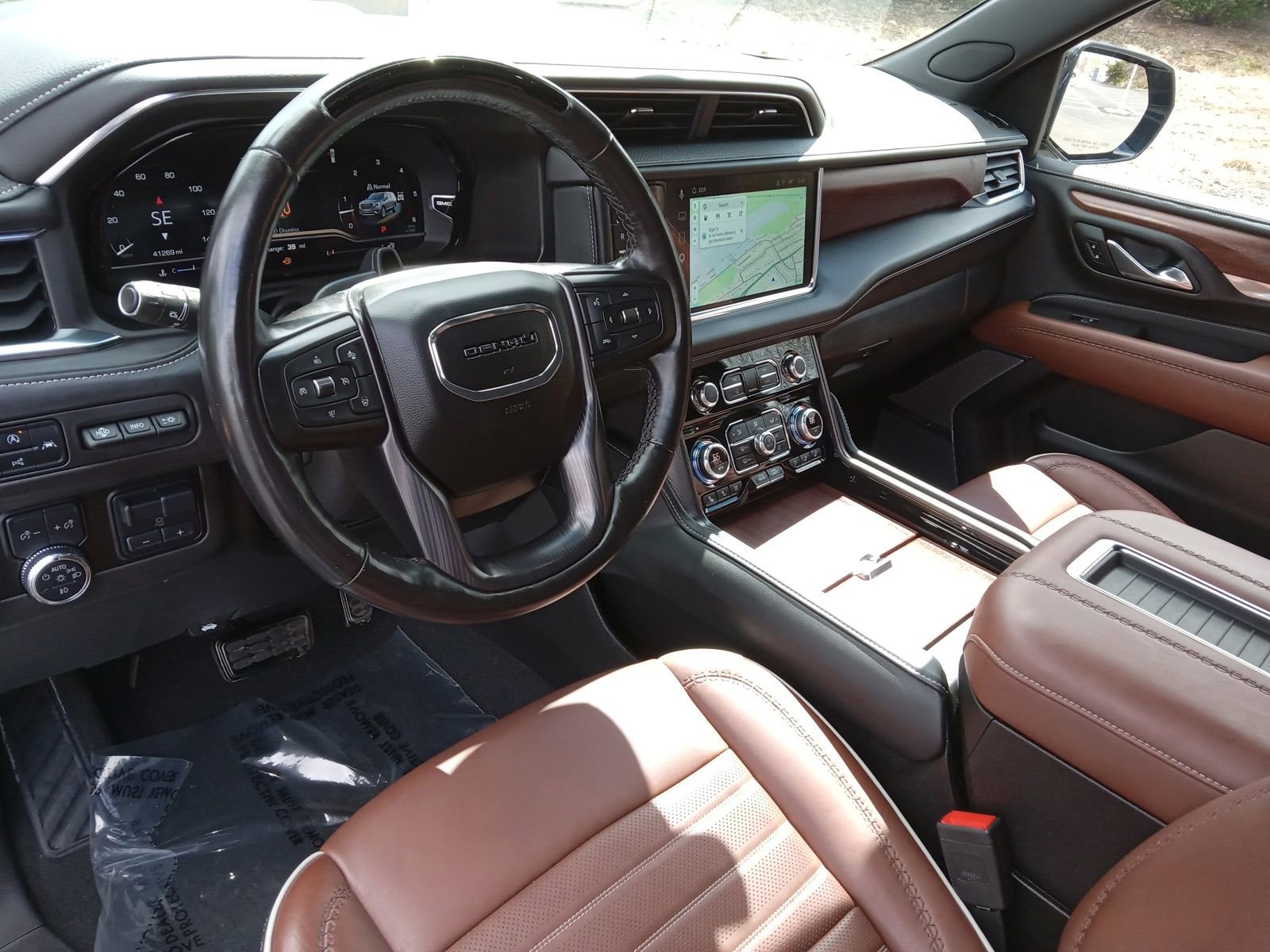 Used 2023 GMC Yukon Denali Ultimate w/ LPO, Floor Liner Package image 12