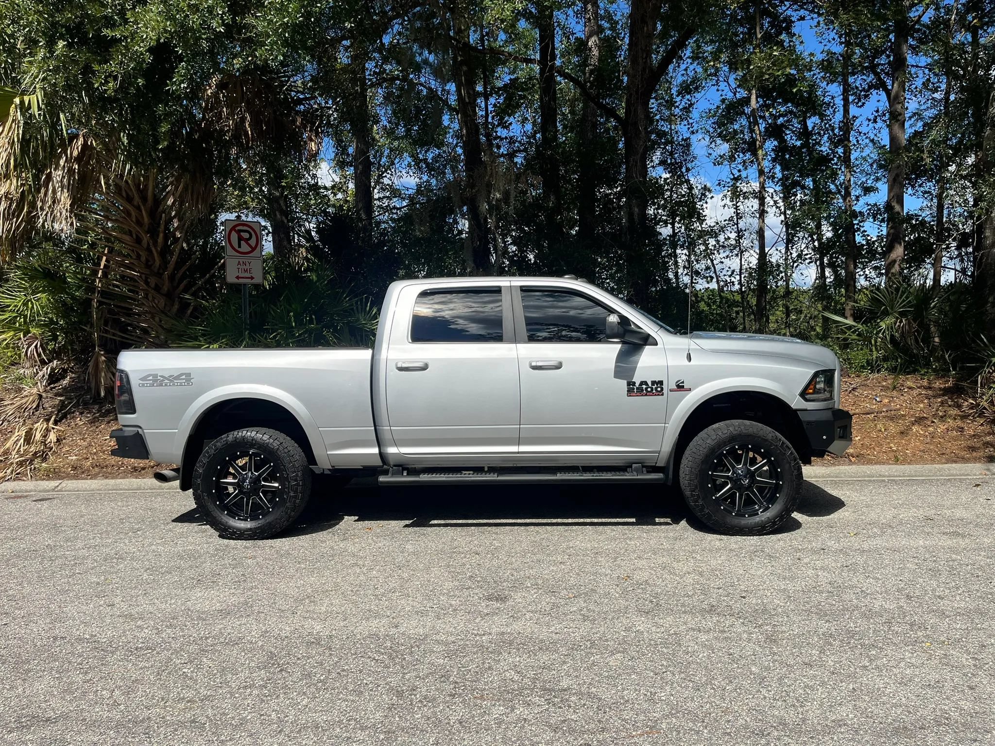 Used 2018 RAM 2500 Big Horn w/ Sport Appearance Group AWD/4WD image 3