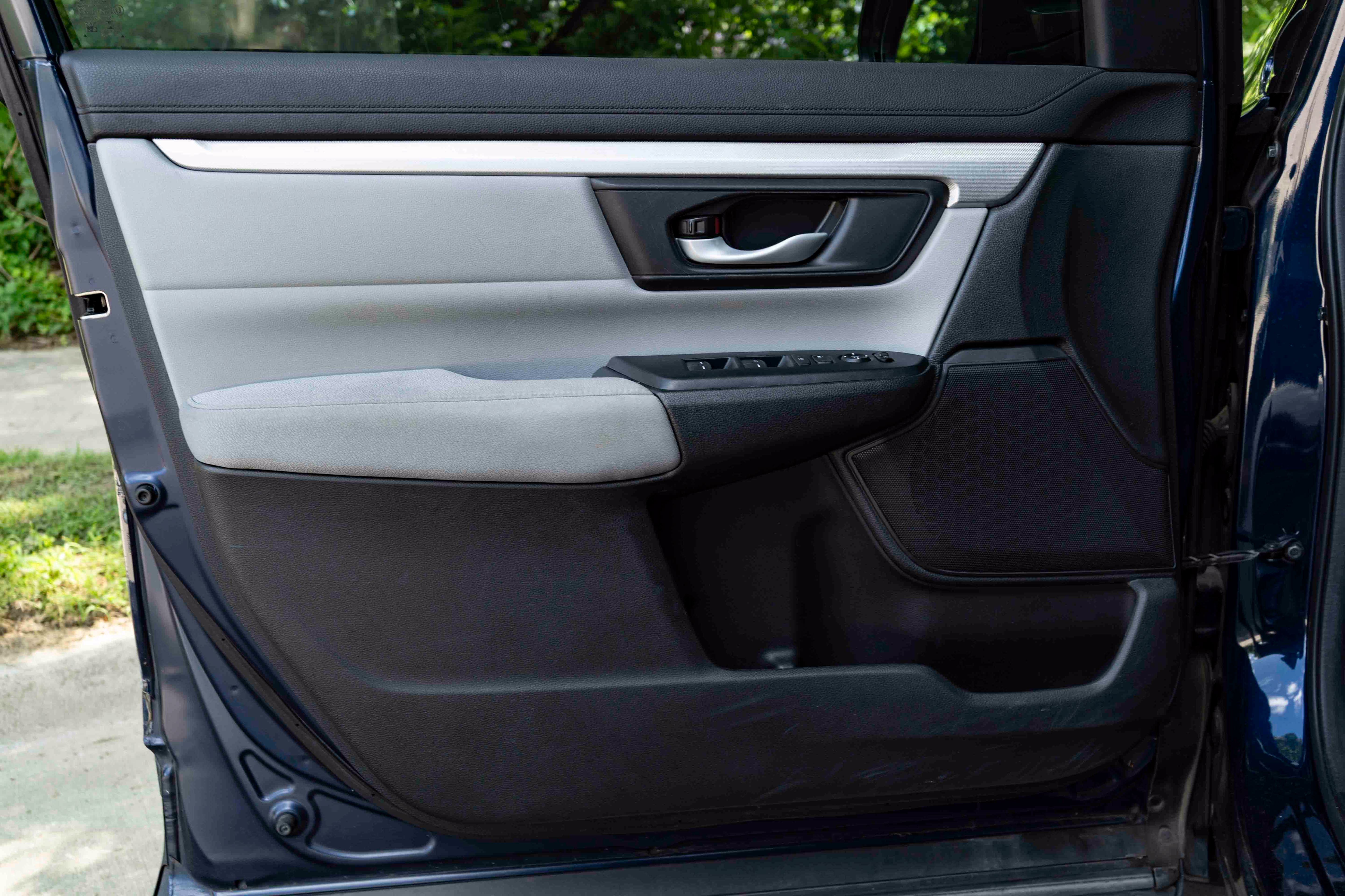 Used 2017 Honda CR-V LX image 34