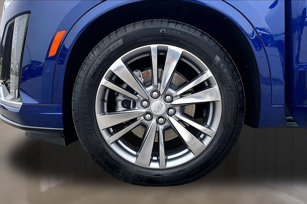 Used 2025 Cadillac XT6 Premium Luxury w/ Platinum Package AWD/4WD image 8