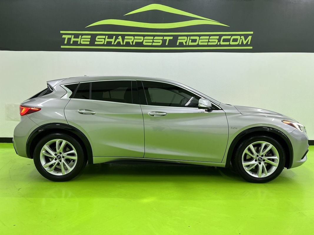 Used 2017 INFINITI QX30 FWD image 6