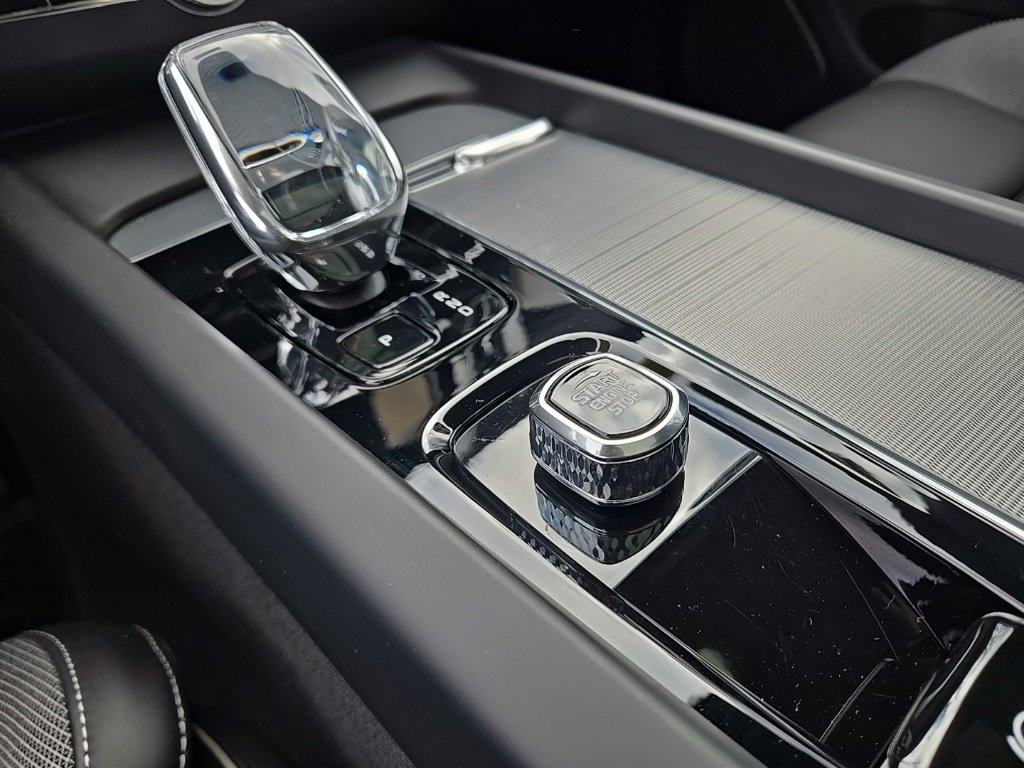 Certified 2025 Volvo XC60 T8 Polestar image 24