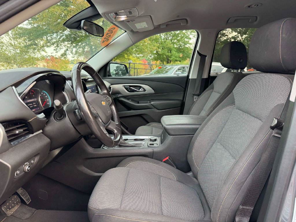 Used 2020 Chevrolet Traverse LT w/ Driver Confidence II Package AWD/4WD image 15