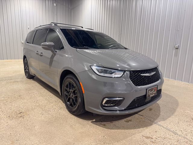 Used 2022 Chrysler Pacifica Touring-L image 9