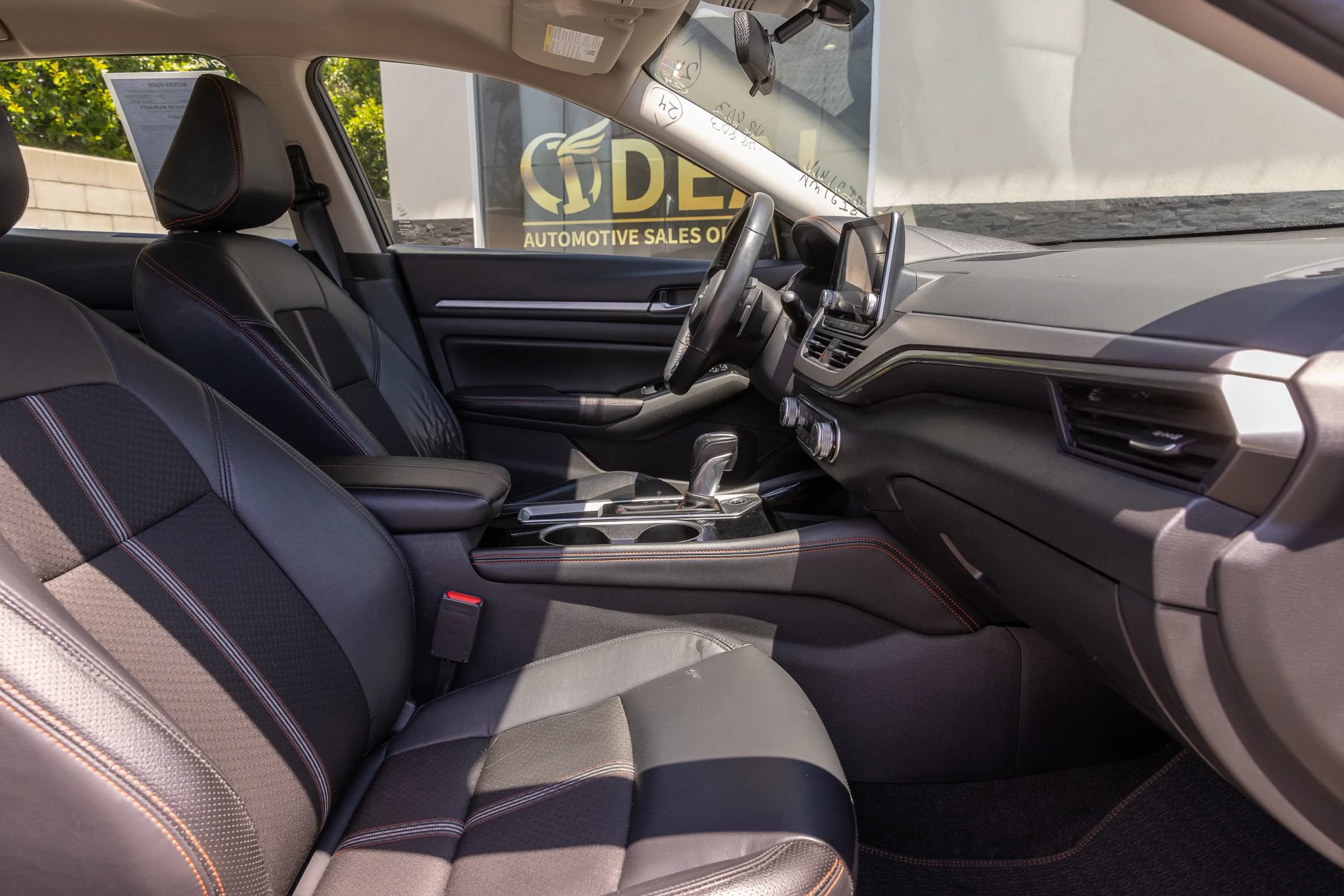 Used 2024 Nissan Altima 2.5 SR FWD image 28