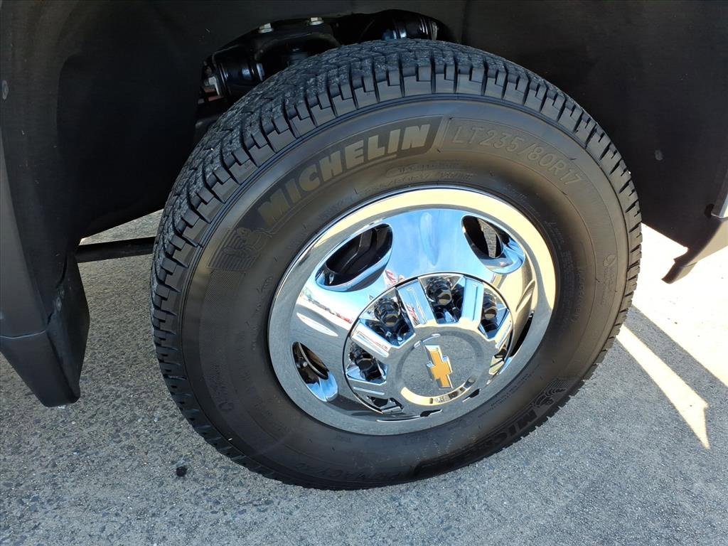 Used 2025 Chevrolet Silverado 3500 LT image 9