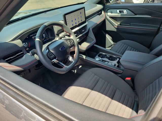 Used 2026 Ford Explorer ST-Line w/ ST-Line Street Pack RWD image 3