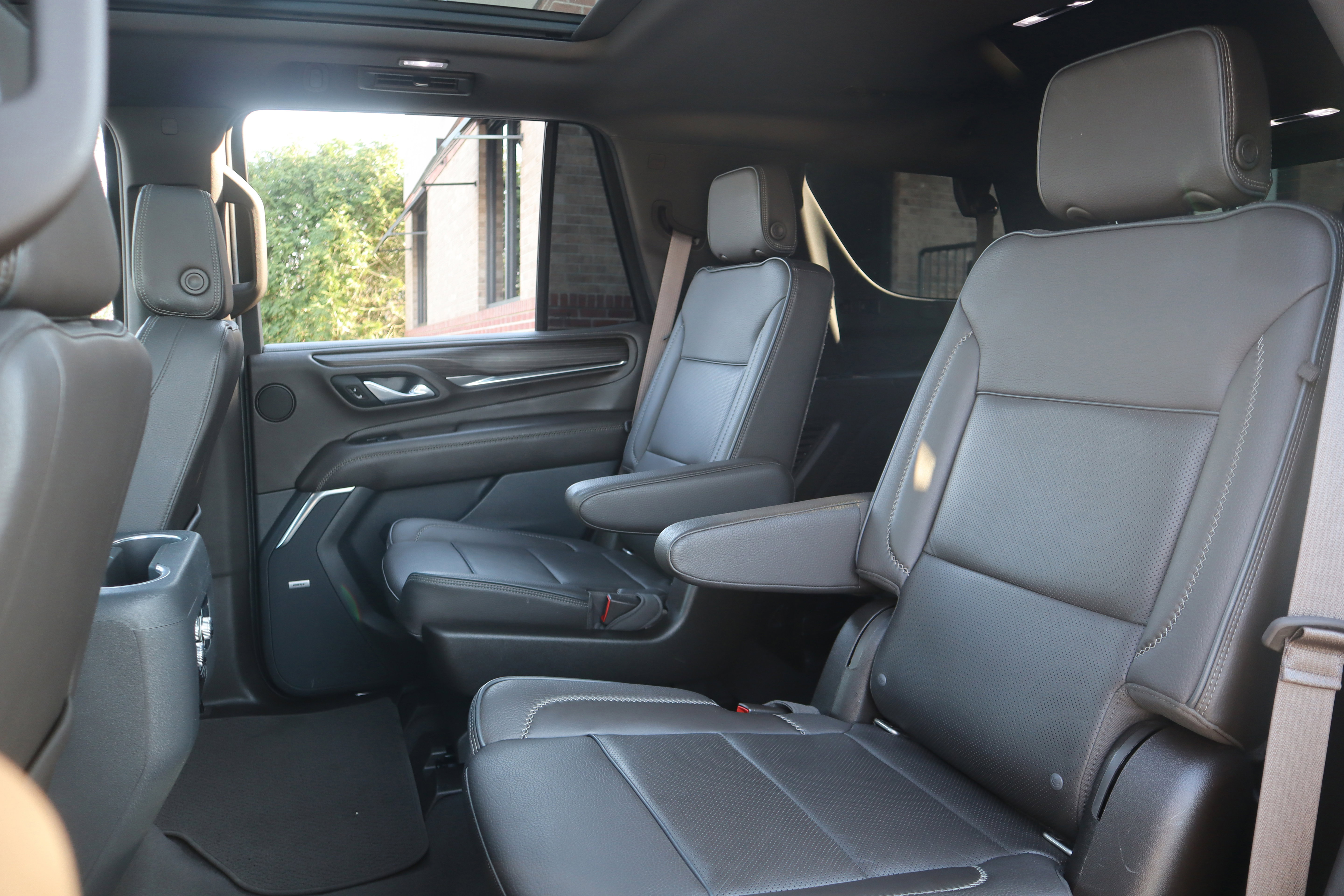 Used 2021 GMC Yukon Denali w/ Denali Premium Package image 37