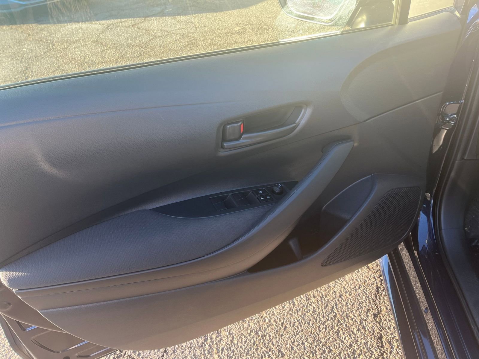 Used 2025 Toyota Corolla LE image 20