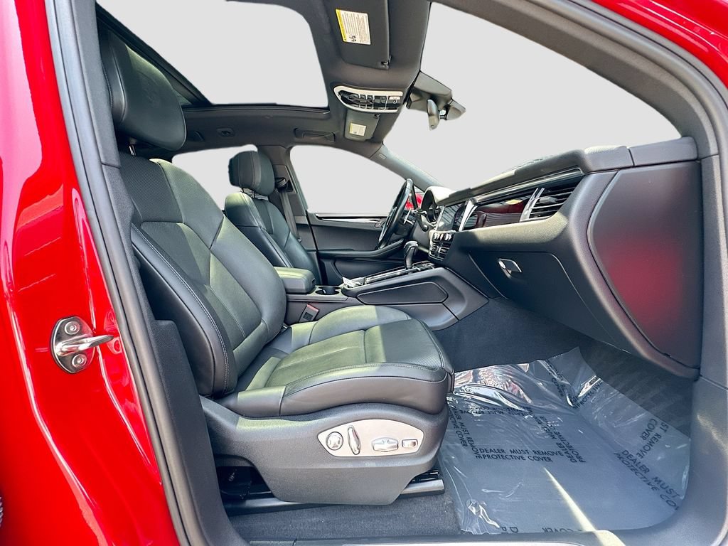 Certified 2022 Porsche Macan S AWD/4WD image 30