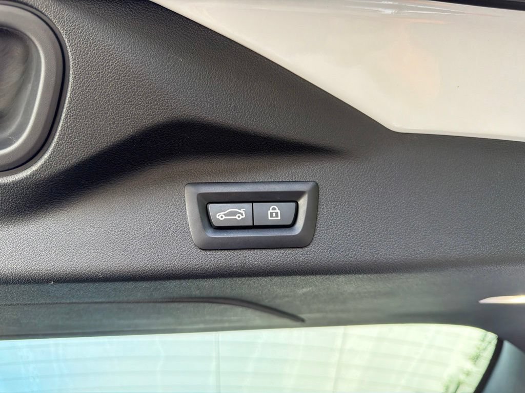 Used 2022 BMW X7 M50i AWD/4WD image 23