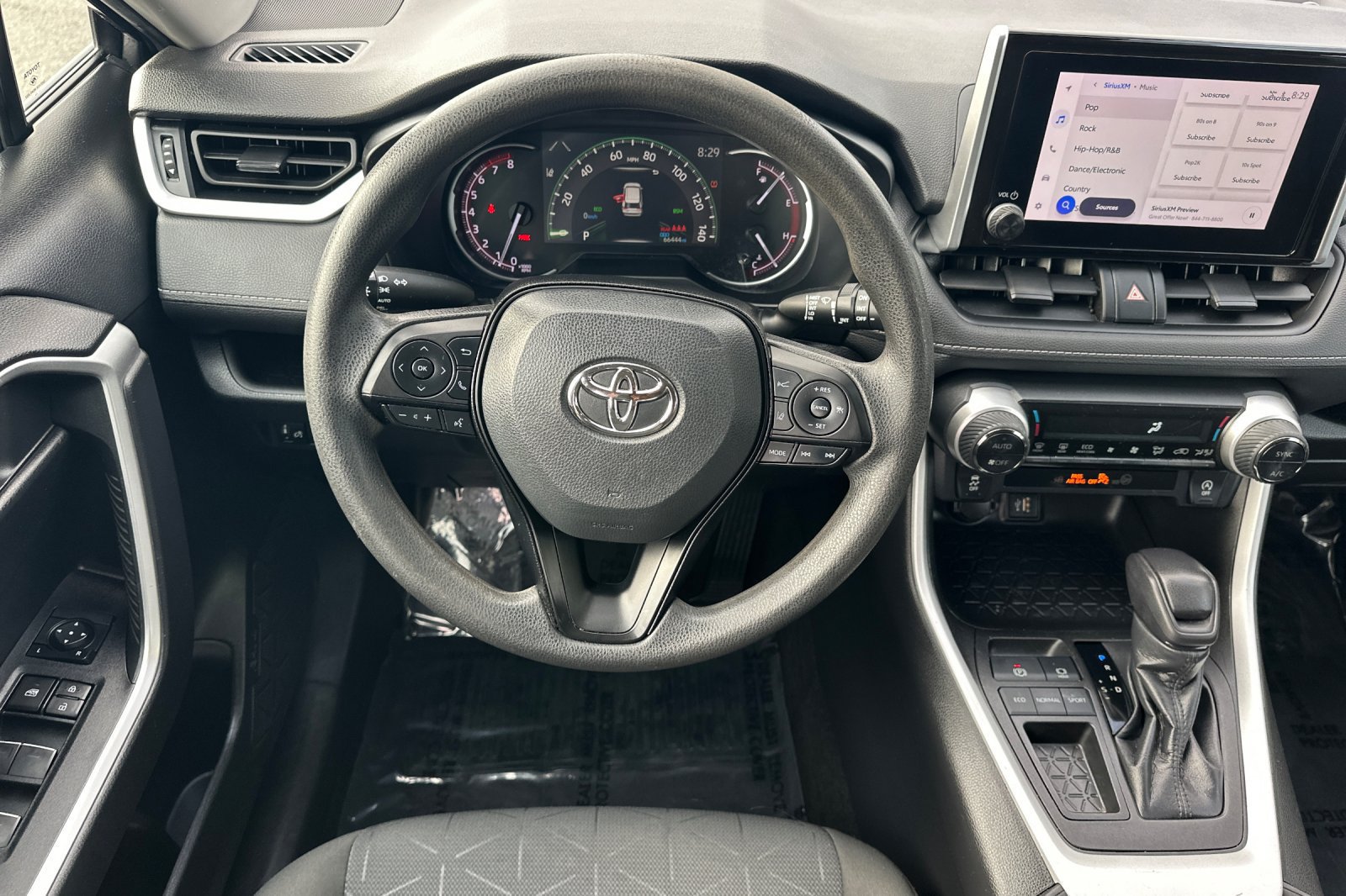 Used 2023 Toyota RAV4 XLE FWD image 13