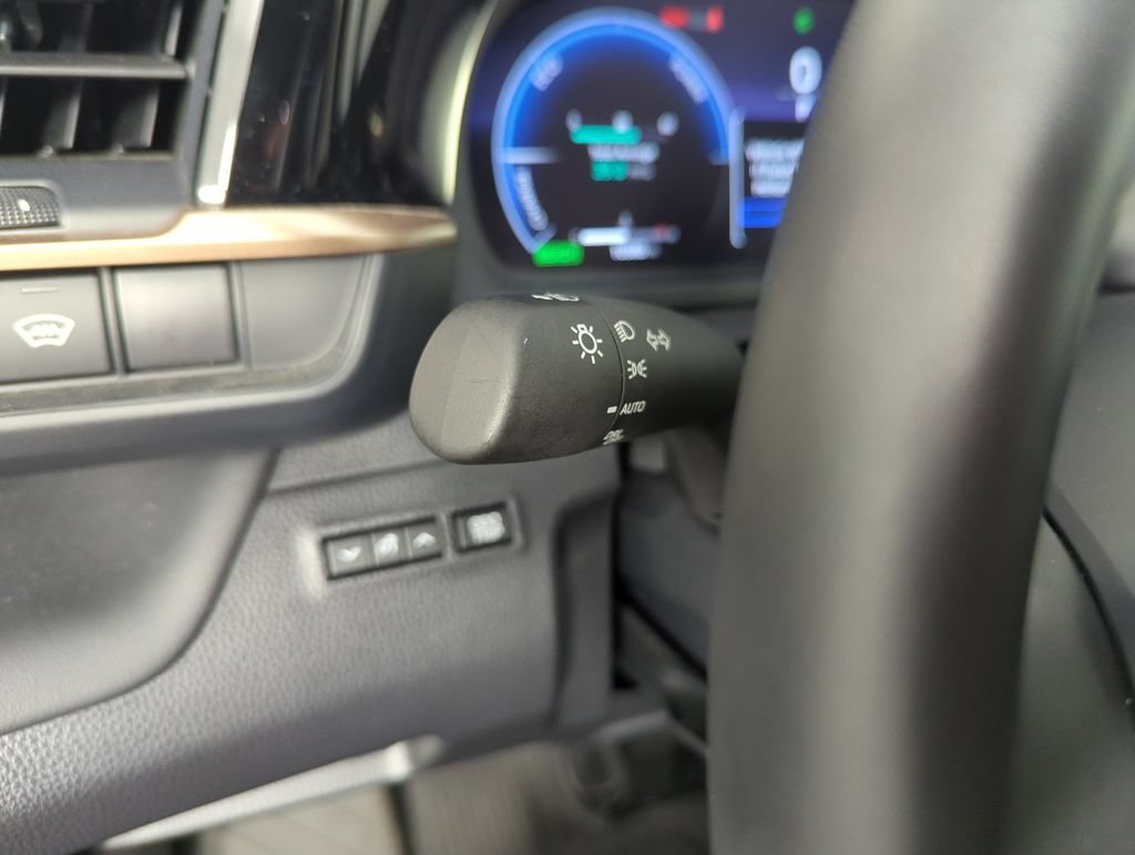 Used 2025 Toyota Crown AWD/4WD image 20