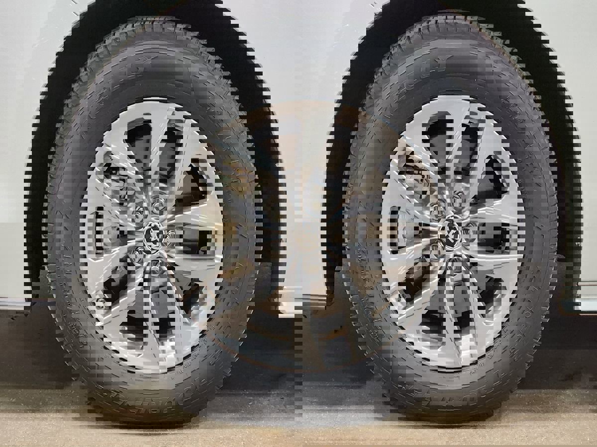 Used 2021 Toyota Sienna LE FWD image 25