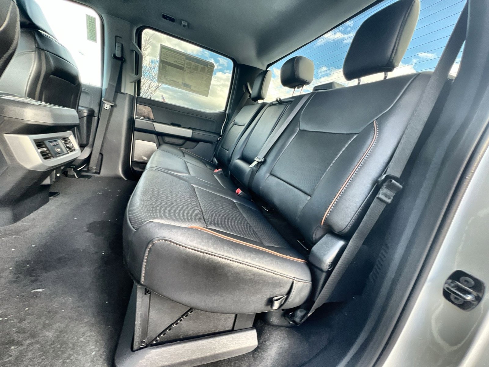 New 2026 Ford F250 Lariat w/ FX4 Off-Road Package image 24