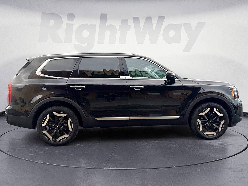 Used 2025 Kia Telluride S AWD/4WD image 6