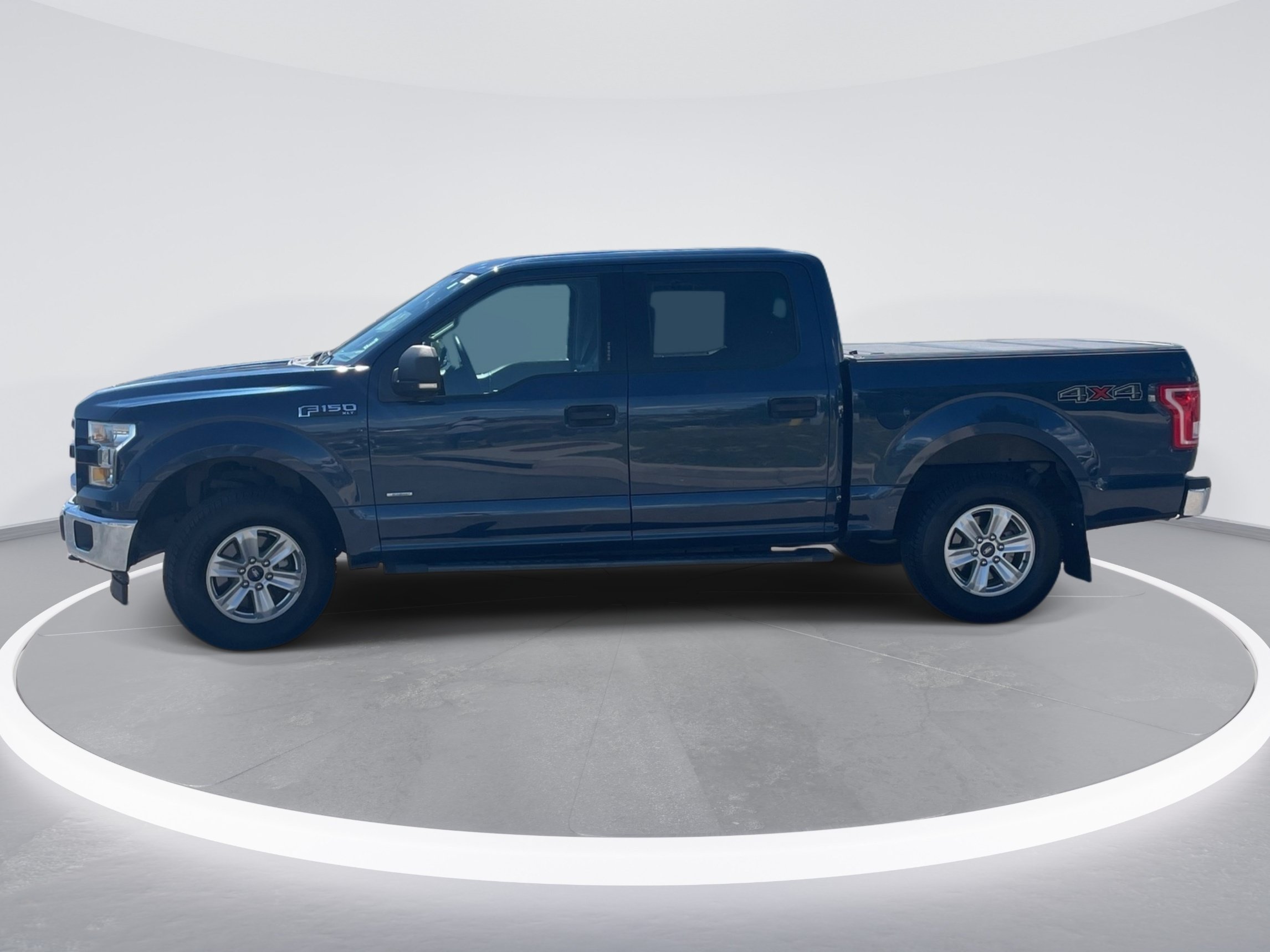 Used 2015 Ford F150 XLT w/ Equipment Group 301A Mid AWD/4WD image 4