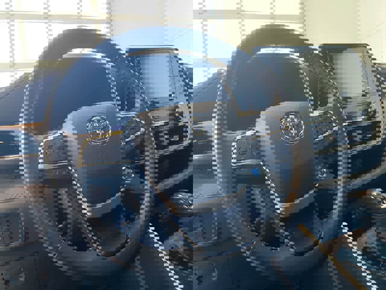 Used 2022 Toyota Highlander XLE image 14